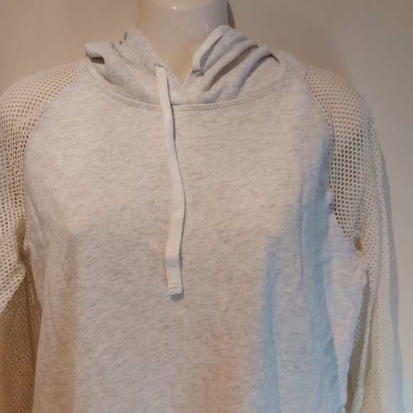 Sale $10❣️Ladies Victoria Secret long-sleeve hoodie size M (#186) - Picture 6 of 9